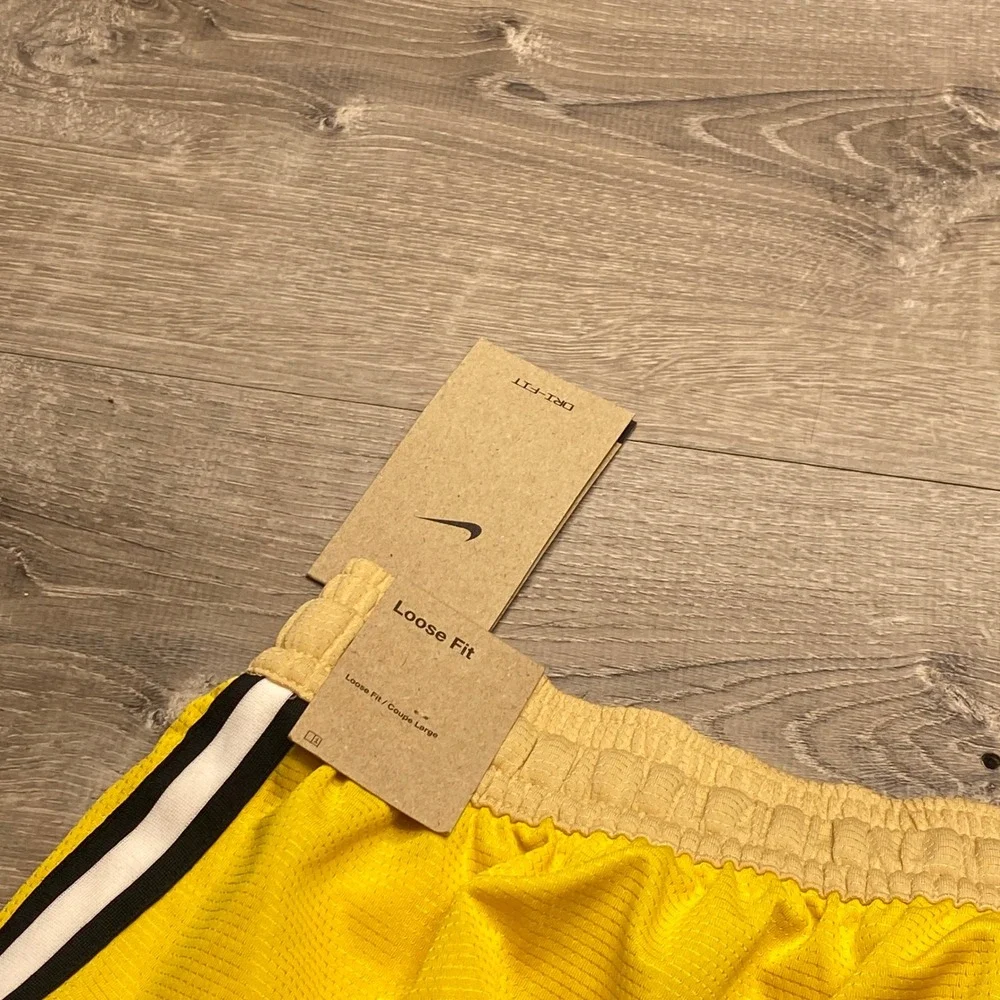 Nike‎ Fly Crossover Basketball Shorts Womens XXL Yellow Mesh Dri-FIT DH7325-709